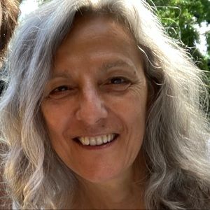 Meet your Posher, Dina